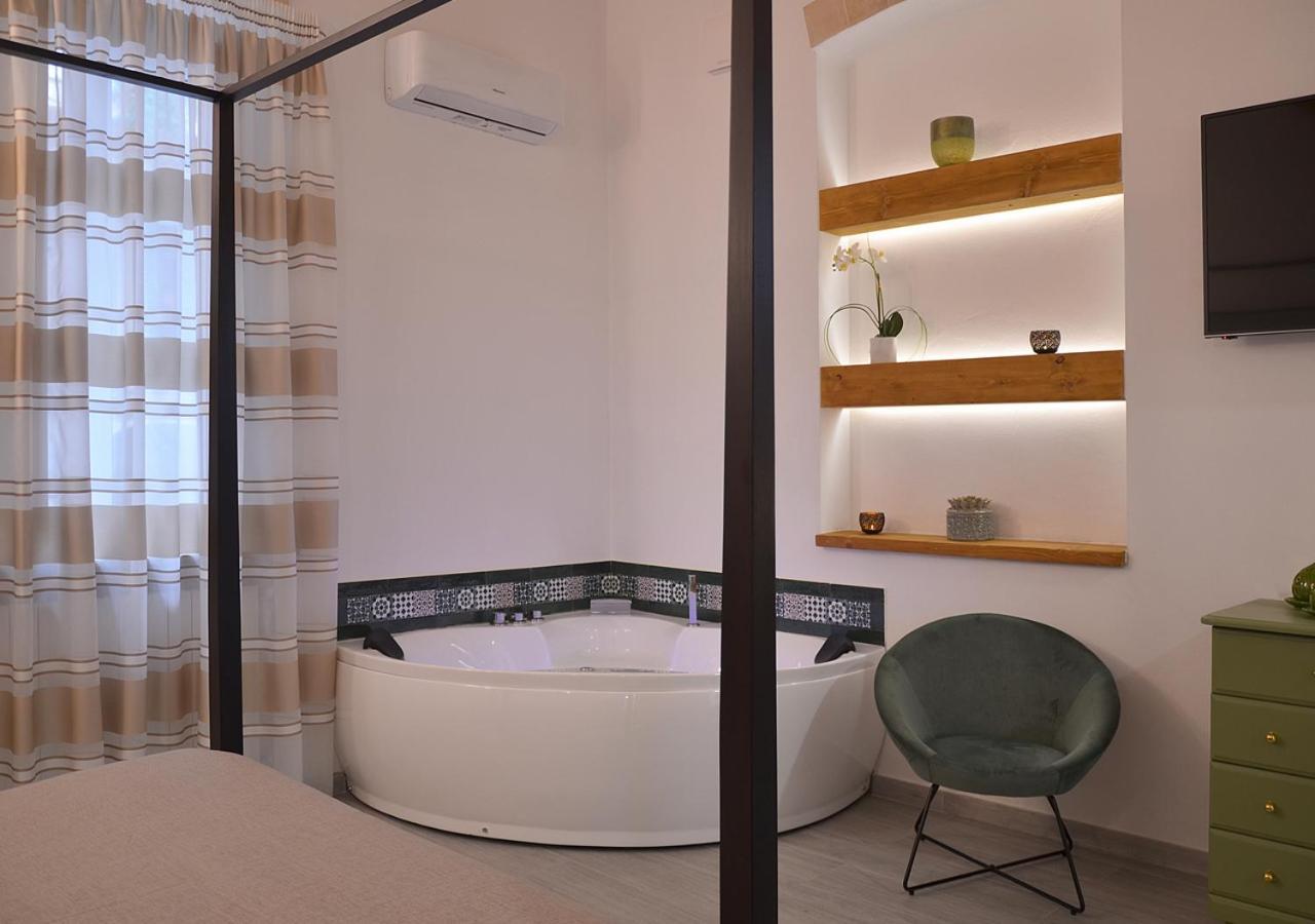 The Court Suites & Spa Taranto Exterior foto