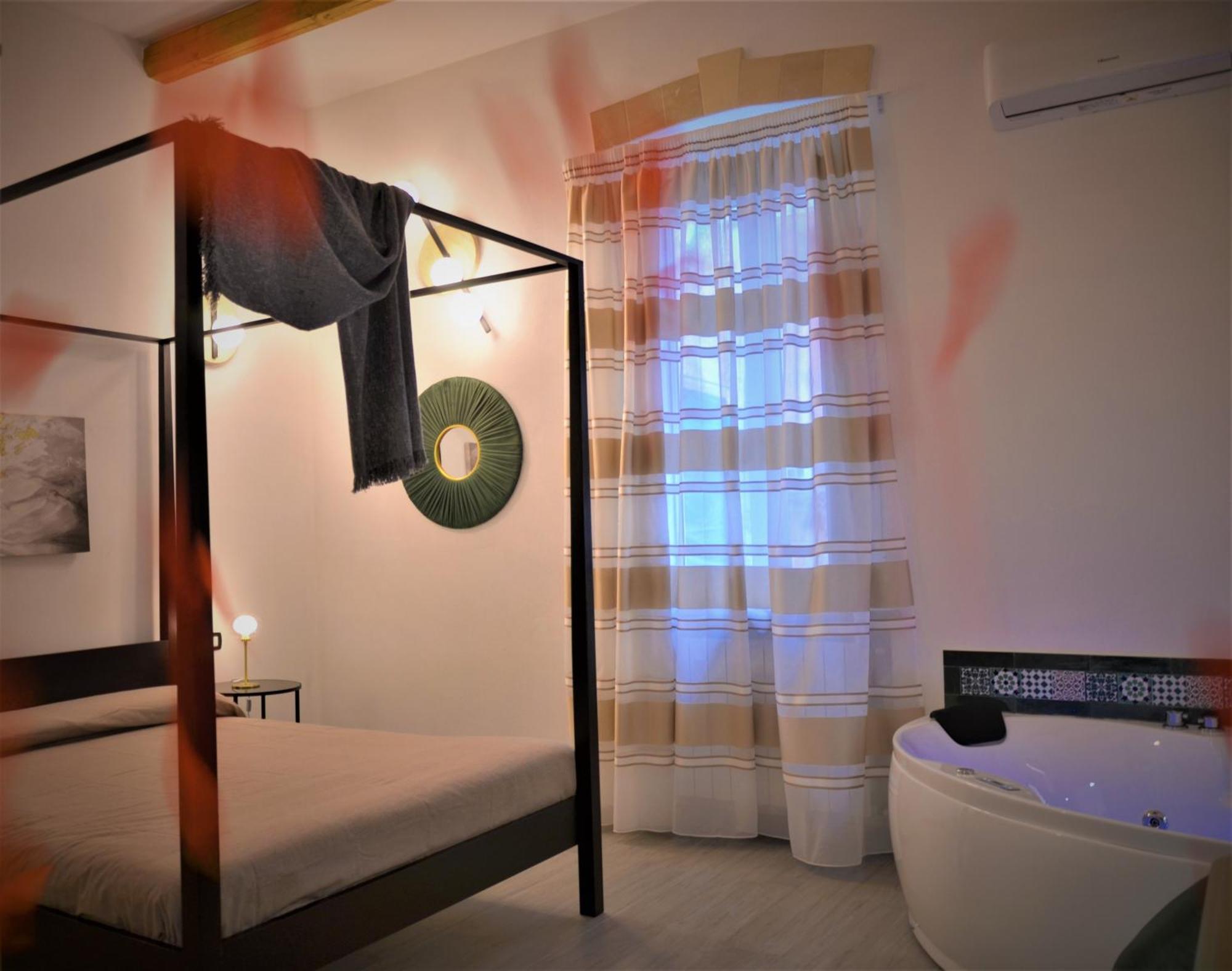 The Court Suites & Spa Taranto Exterior foto